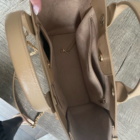 CHANEL DEAUVILLE TOTE - Picture 5 of 16